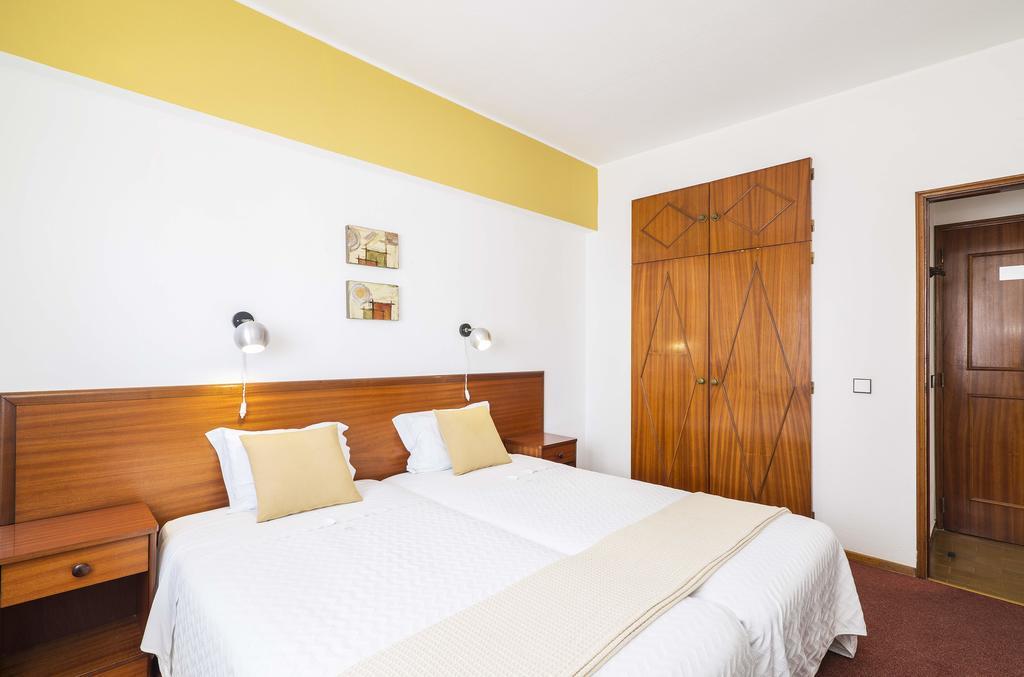 Rosamar Apartamentos Armação de Pêra Rum bild